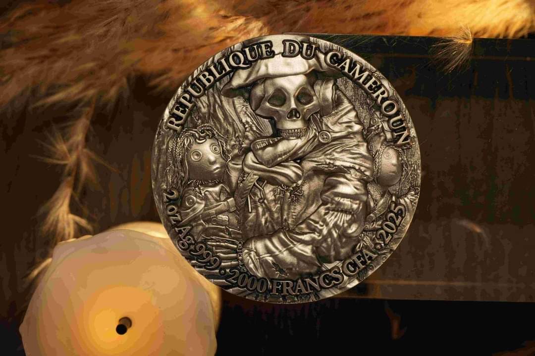 Cameroon Scarecrow 2025 UHR Antik Glow in the Dark 2oz
