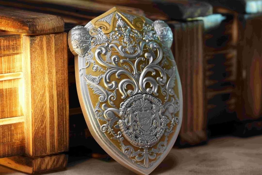 Gabon Perseus Shield 2025 HR Antik Gilded Shape Coin 3oz