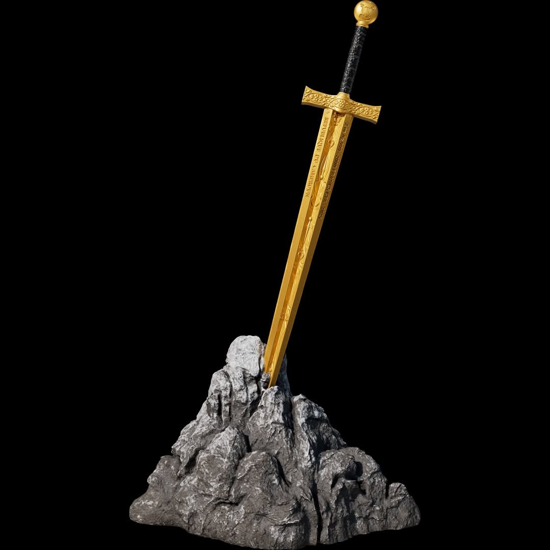 Cameroon Excalibur 2025, Shaped, Gilded 2oz Silbermünze Stonedisplay***